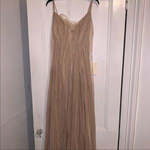 Beautiful wedding gown, the embroidery is on the back of the dress